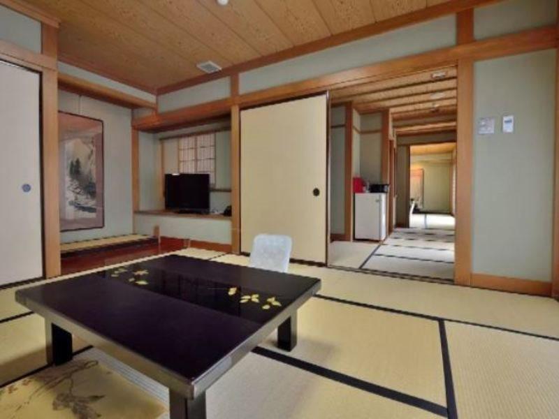 Yoshiike Ryokan Хаконе Екстериор снимка