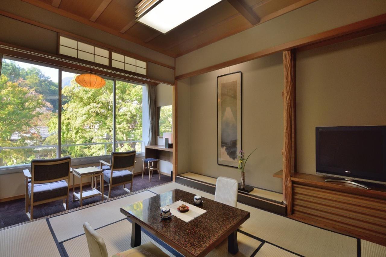 Yoshiike Ryokan Хаконе Екстериор снимка