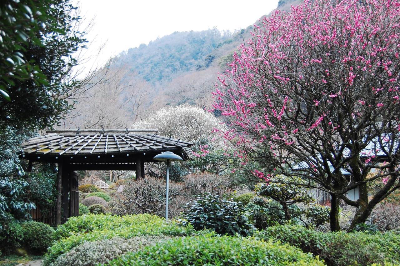 Yoshiike Ryokan Хаконе Екстериор снимка